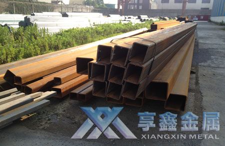 8月末宜兴幕墙公司订购享鑫一大批 大口径方管