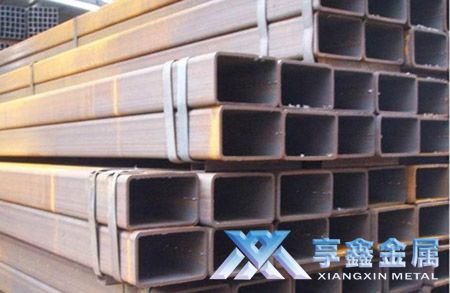 天津XX钢结构工程有限公司采购的热轧Q235B焊接方管已经发车了